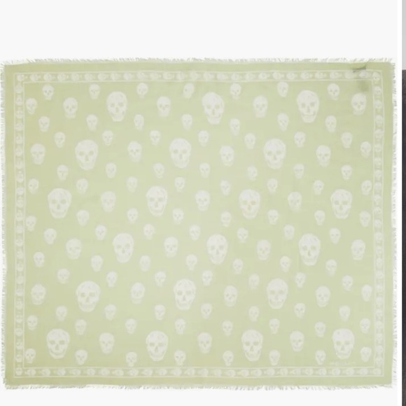 MCQUEEN Skull Print Wool Fringe Scarf Green - Picture 2 of 5
